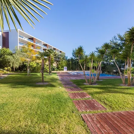 Апартаменты Luxurious And Bright Marina Village